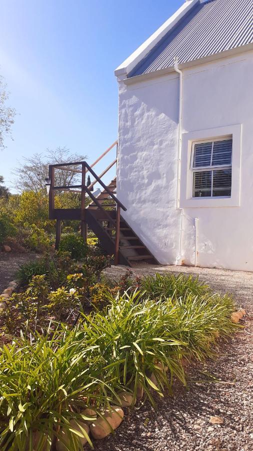 12 On Tindall McGregor Exterior photo